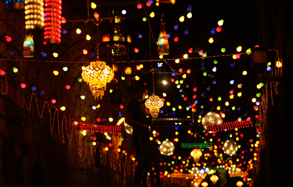 صور فانوس رمضان فيس بوك , تهاني شهر الصوم